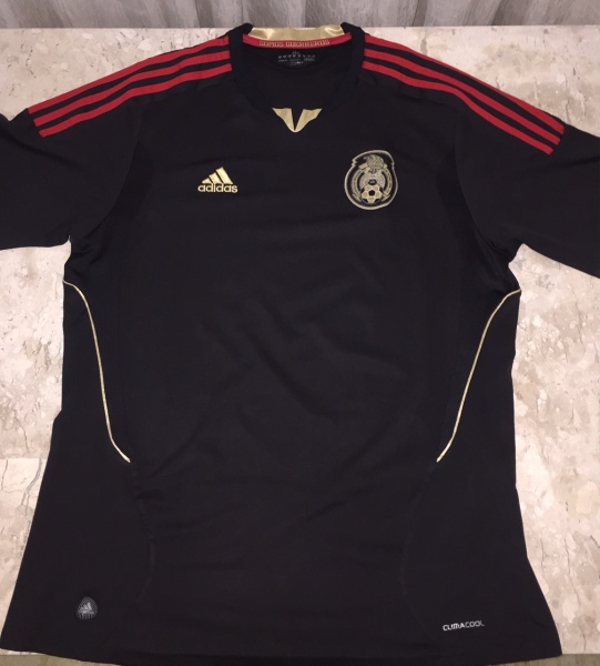 Joias . RELIQUIA.  CAMISA DA ARGENTINA ASSINADA POR DIEGO MARAD foto 7
