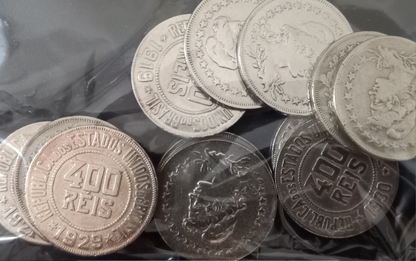Joias . LOTE COM 13 MOEDAS DE 100 REIS.  1925/21/34/31/30/24/28 foto 4