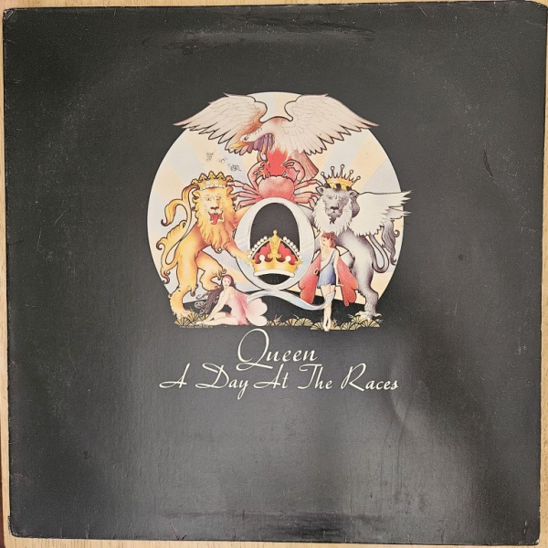 Joias . Queen - A Day At The Races | Fabricação: Brasil | Ano: 1976 | Capa: MB+ / ...
