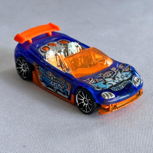 Miniatura HOTWHEELS 2003, TRACK-TUNE, metal / plástico duro