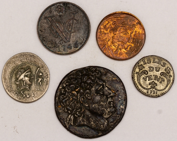 Numismática. Miscelânea. Lote com 5 peças.