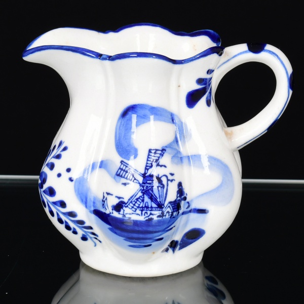 Joias . PORCELANA, uma (1) travessa oval, ornamentação policrom foto 4