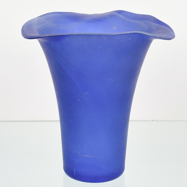 Joias . VIDRO POLONÊS, um (1) vaso bojudo, soprado artesanalmen foto 2
