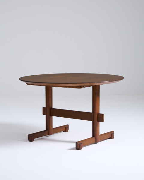 ダイニングテーブル Vico Magistretti BABE II Cassina Vico Magistretti (Cassina) - Sofá Maralunga. Madeira, tecido e