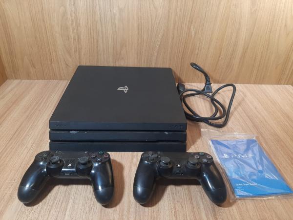 PlayStation 4 Pro (1TB Jet Black), a versão mais potente da linha