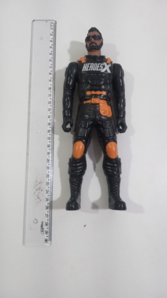 Joias . Boneco He-Man estrela década de 80 , contém cola nas pe foto 2