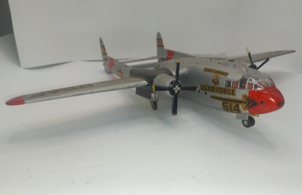 Joias . Avião Militar muito detalhado 46x8x37