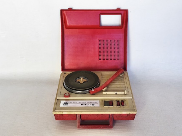 Joias . VITROLA - BELAIR: Antigo rádio vitrola portátil da marca Belair, estilo Maleta, ...