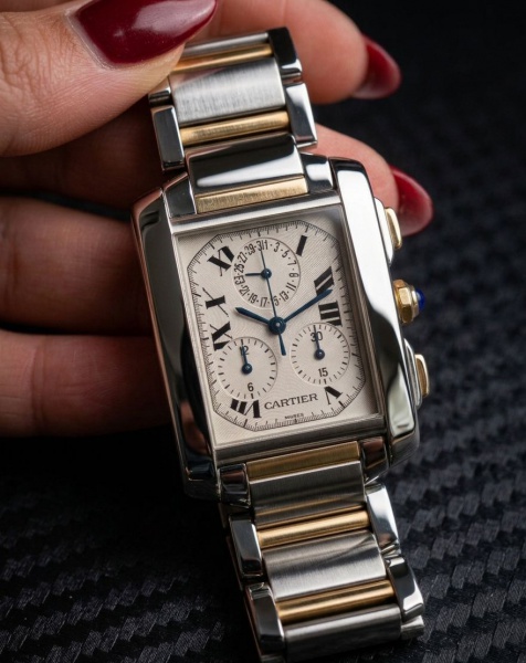 Relogios . Relógio original Cartier Tank Française.Movimento: Quartzo cronógrafo. Ref: ...