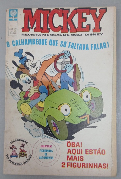 A) Gibi Mickey número 167 , editora Abril , do ano de