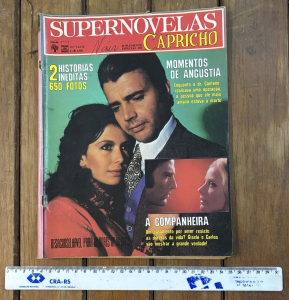 Joias . REVISTA ANTIGA DISCOTHEQUE - BARRY GIBB COM MARCAS DO T foto 3