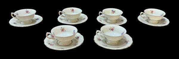 Joias . Parte de Raro aparelho de jantar em porcelana Francesa foto 2