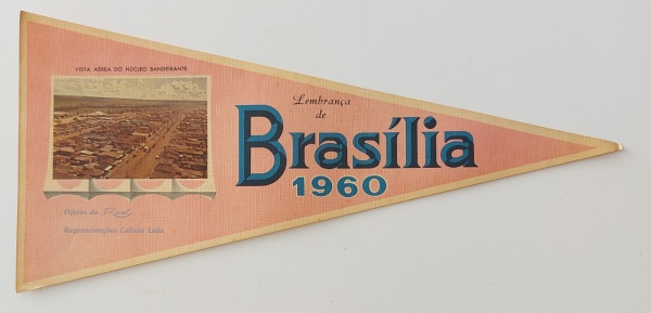 Joias . Flâmula, Lembrança de Brasília, Distrito Federal. 1960. foto 4
