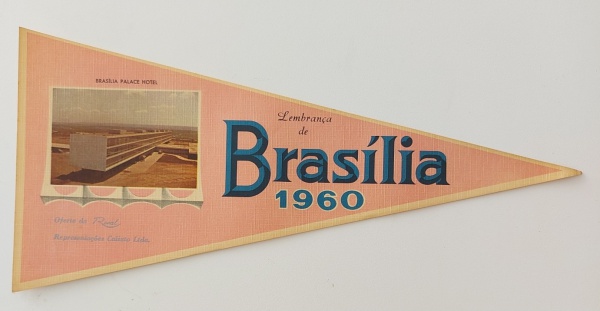 Joias . Flâmula, Lembrança de Brasília, Distrito Federal. 1960. foto 6