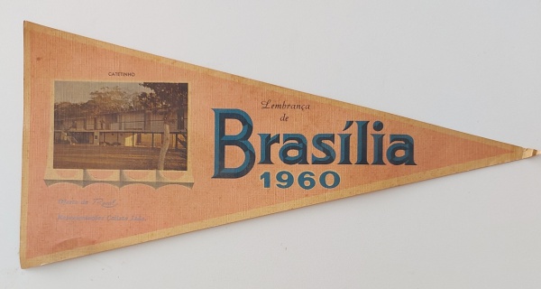 Joias . Flâmula, Lembrança de Brasília, Distrito Federal. 1960. foto 7