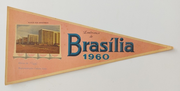 Joias . Flâmula, Lembrança de Brasília, Distrito Federal. 1960. foto 8