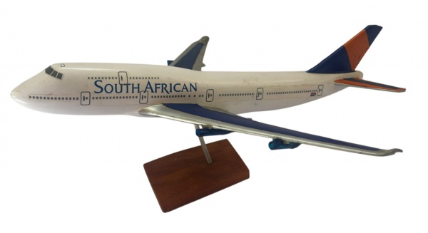 Joias . Miniatura produzida em plástico duro, do avião Airbus A foto 5