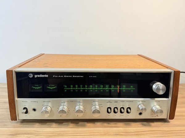 Joias . GRADIENTE - RECEIVER MODELO STR 1000 -  ANOS 70 - esteticamente está muito bem ...