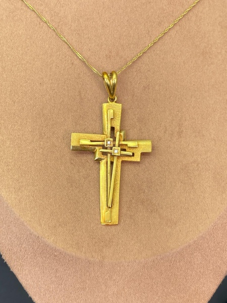 Joias . PINGENTE, EM OURO AMARELO, 18K, DIAMANTE, CRUZ, TAMANHO: 4,6CM, PESO: 7,45 gr, ...