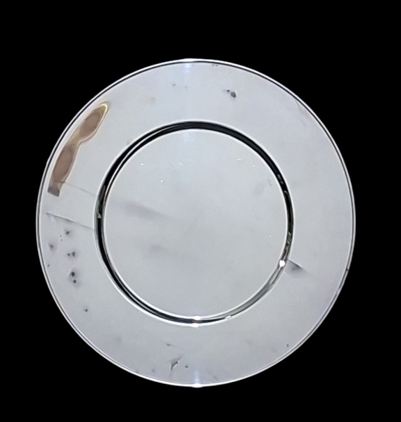 Sousplat redondo Lana da Riva com 33cm em metal espessuara a prata. 560g