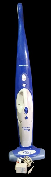 Aspirador vertical Black & Decker DustBuster 12V Cordless Floor Vac. - - Modelo: Black & Decker DustBuster 12V, aspirador vertical sem fio 2 em 1. Popular nos anos 2000-2010- Componentes: Corpo princi