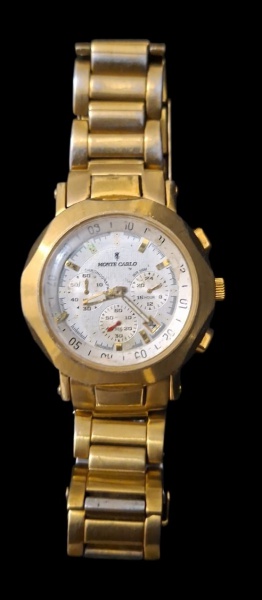 Relógio Monte Carlo Chronograph dourado - Não testado - não esta funcionando- pode ser bateria - sem garantia . No estado. Com 125g - - Marca: Monte Carlo. Marca nacional popular nos anos 1980-2000. N