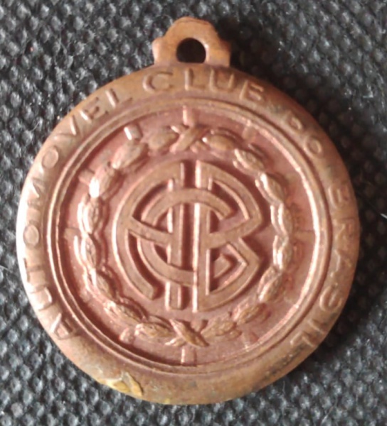 Medalha do desfile de 24 de maio de 1951 organizado pelo Automóvel Clube do Brasil. Diam. 38mm