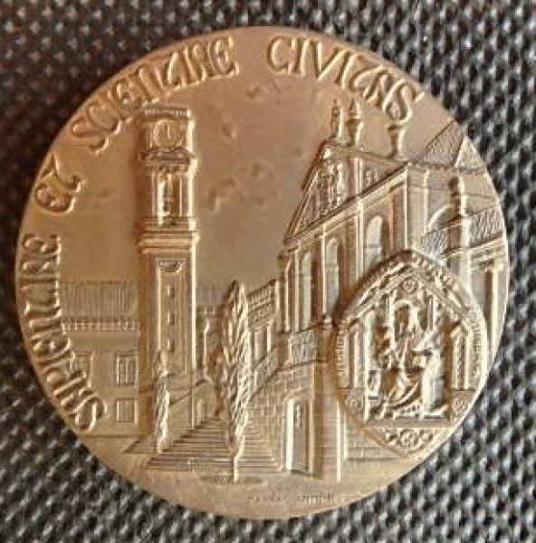LINDA MEDALHA DE COBRE EM ALTO RELEVO DA JORNADA INTERNACIONAL DE GINECOLOGIA REALIZADA DE COIMBRA, MAIO DE 1973 - FACE COM DESENHO DA FACULDADE DE MEDICINA E VERSO BRASÃO EM ALTO RELEVO - ASSINADA PO