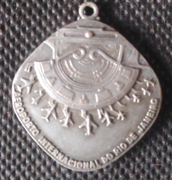 Medalha Ministério da Aeronáutica 20 de janeiro de 1977 Aeroporto do Rio de Janeiro. Med. 30mm ---- (Quer contratar o serviço do Leiloeiro Oficial Carlucio Leite - Quer Organizar seus leilões ou apena