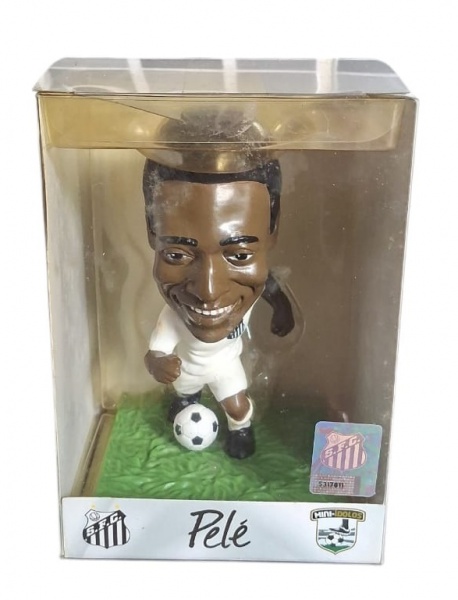 Boneco Bobblehead Pelé - Santos FC Mini Ídolos - Boneco colecionável bobblehead do Pelé com uniforme do Santos FC - Linha "Mini Ídolos", licenciada oficialmente pelo Santos. Dá pra ver o holograma de
