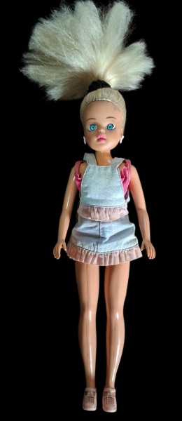 Boneca Susi - Estrela Anos 80/90 - Original e numerada - Boneca Susi, a concorrente brasileira da Barbie, fabricada pela Estrela - da linha "Susi Fashion" dos anos 80/90 - Comp. 29cm