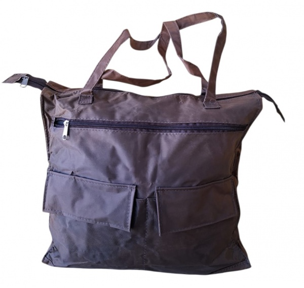 Bolsa Tote Nylon Marrom - Dobrável/Expansível - Modelo: Bolsos frontais + zíper topo - Bolsa tote grande em nylon/oxford marrom escuro/café. Tecido sintético brilhoso, leve, impermeável. Fechamento zí