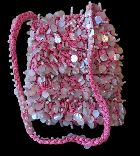 Bolsa de Crochê e madrepérolas com alça.