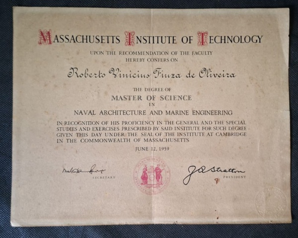 Diploma original do MIT, 1959 - documento de alto nível acadêmico - Massachusetts Institute of Technology - Mestrado 1959 - - Titular: Roberto Vinicius Fiuza de Oliveira- Grau: Master of Science in Na
