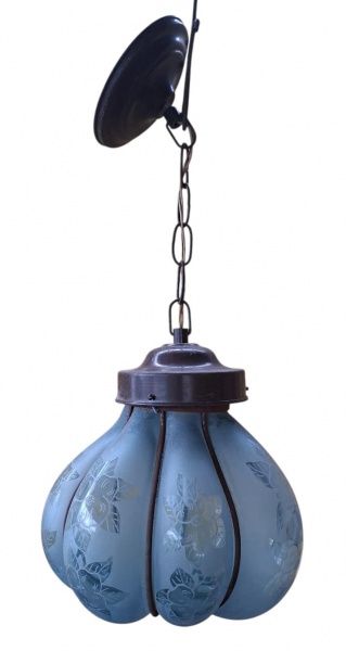 Pendente globo abóbora azul jateado com floral gravado - Luminária de teto anos 60-80, estilo retrô. O vidro em "gomos" tipo abóbora + floral acidado é bem característico. - - Tipo: Pendente 1 boca, g