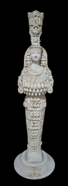 Escultura - Ártemis de Éfeso / Diana Polimastos - resina - Alt. 20cm - estátua greco-romana da deusa Ártemis de Éfeso. Conhecida como "Diana de muitos seios" pelos colares de ovos/bolas no peito. Símb