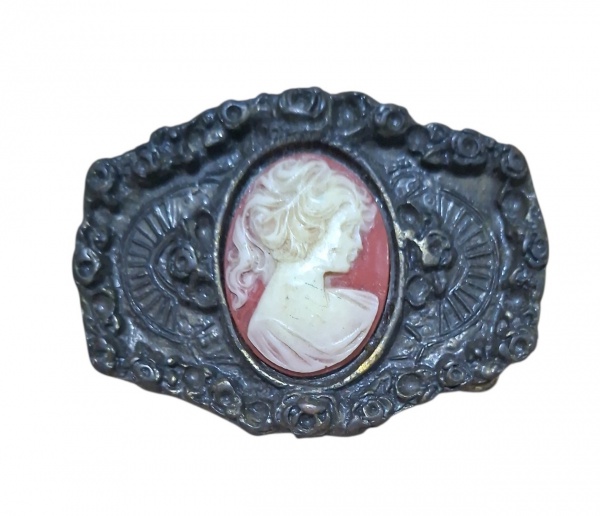 Fivela Camafeu - Mulher perfil Art Nouveau - Metal escurecido - Acessório vintage anos 70-80. Camafeu central com moldura metal escurecida estilo vitoriano/Art Nouveau.