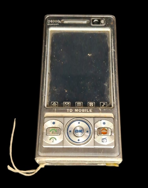 MP3 Player / Palm TD Mobile D6000 Bluetooth - Metal prateado - Anos 2000 - Não testado - No Estado. - Modelo: "TD MOBILE D6000" + "Bluetooth" na borda. Carcaça alumínio escovado prateado- Tela: Touchs