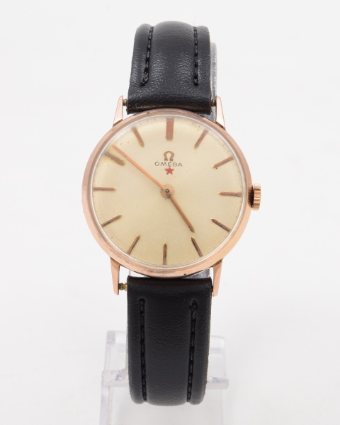 Relogios . Relógio de pulso OMEGA ESTRELA corda manual de ouro , caixa não original / Tam: ...