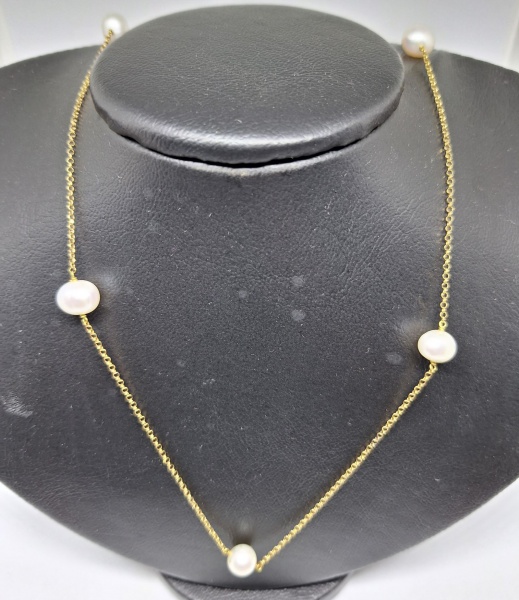 Joias . Colar em ouro 750 com Pérolas / Tam 49cm/ peso 12,5g.
