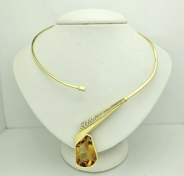 Joias . Gargantilha Ouro Amarelo 18K | Rígida | Citrino Grande | 41 Brilhantes - Peso ...
