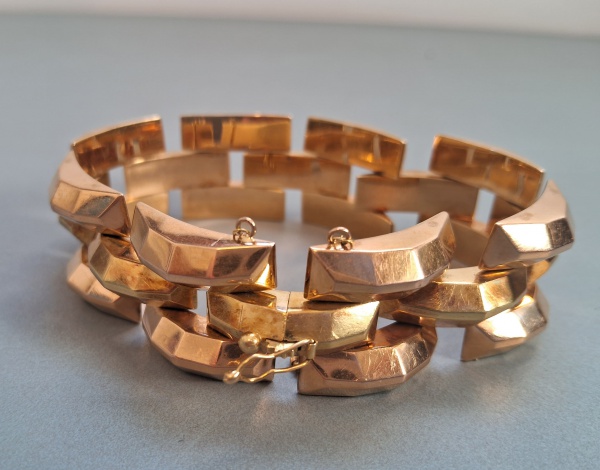 Joias . Magnífica Pulseira Larga em Ouro 18K - Não Maciça - 40,5g - Observe bem as ...