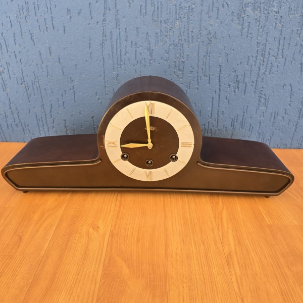 Relogios . Relógio de mesa vintage da marca Silco, modelo carrilhão, com caixa em madeira ...