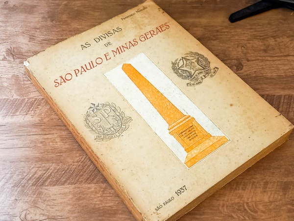 Arte . Album Almanaque Historico de Campos do Jordão - 1948 - foto 1