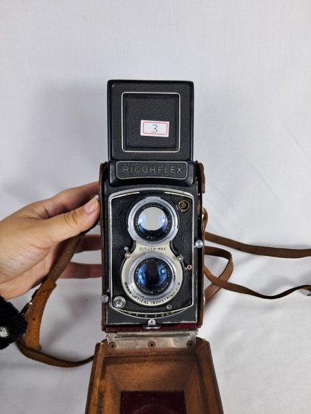 Joias . Câmera fotográfica TLR Ricohflex, vendida no estado em que se encontra, sem ...