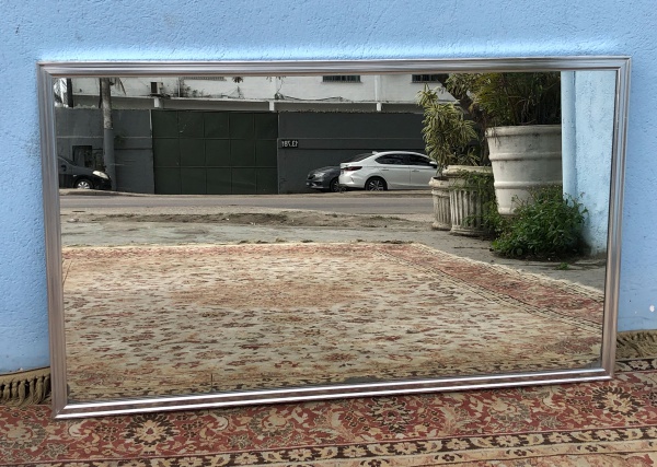 Joias . Espelho bisotê com moldura em madeira trabalhada. Apres foto 3