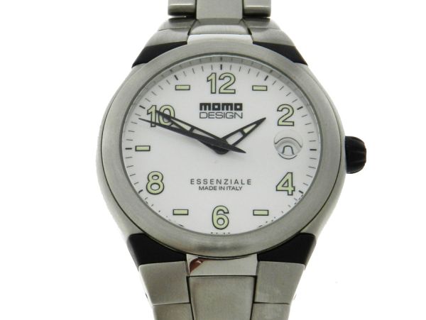 Relógio Momo Design Essenziale - Caixa e pulseira em aç