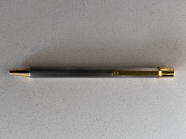 Canetas . CANETA ESFEROGRÁFICA MUST DE CARTIER, CIRCA DÉCADA DE 1980, EM METAL COM ...