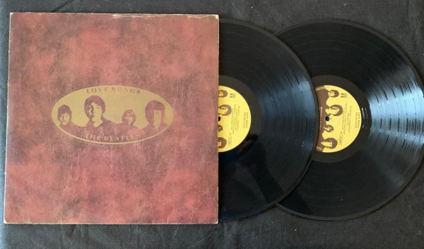 Joias . Vinil Beatles  - Love Songs DUPLO com encarte. Produto original. Capa e disco ...