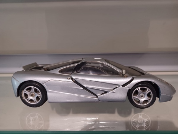 Joias . Rara miniatura Toyota Corola, marca Majorette, escala 1 foto 4